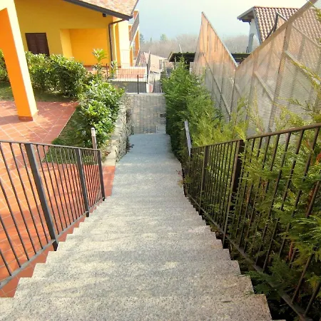 Modern In Italy With Swimming Pool Διαμέρισμα *