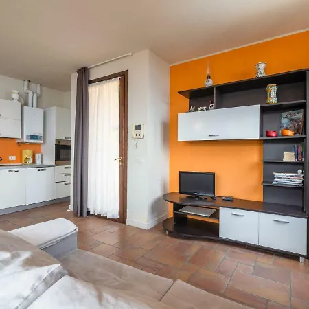 Modern In Italy With Swimming Pool Διαμέρισμα