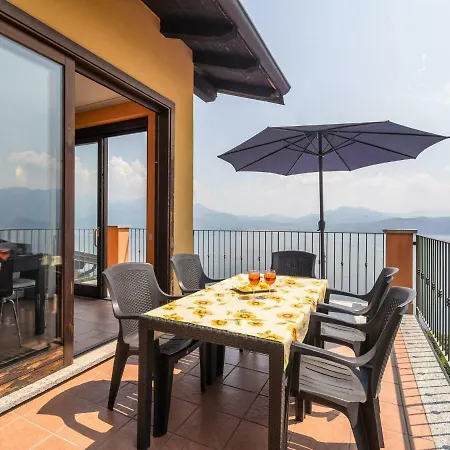 Modern In Italy With Swimming Pool Διαμέρισμα *